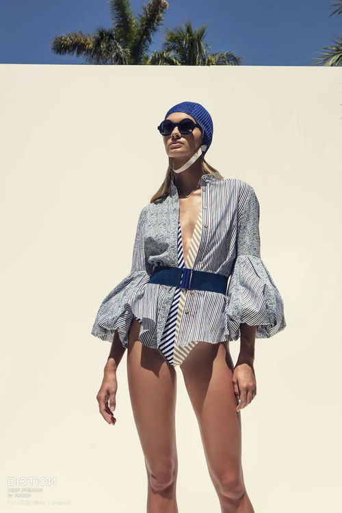 百變條紋巧思搭，皮革點睛品自高——衣櫥里的經典碰撞藝術